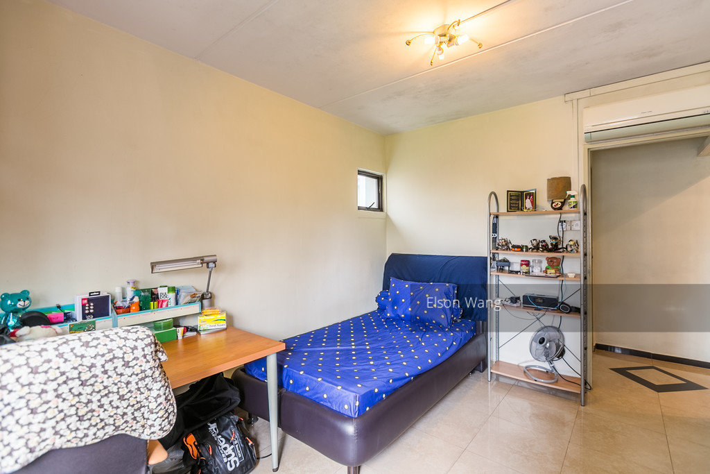 Blk 946 Hougang Street 92 (Hougang), HDB 5 Rooms #198509042